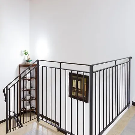 Arneroni בית חווה Codognè