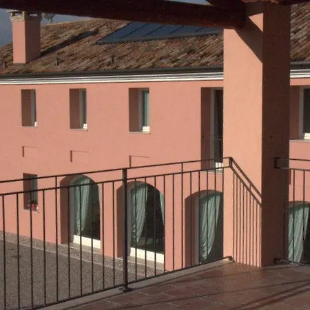 مزرعة للإقامة Arneroni Codognè